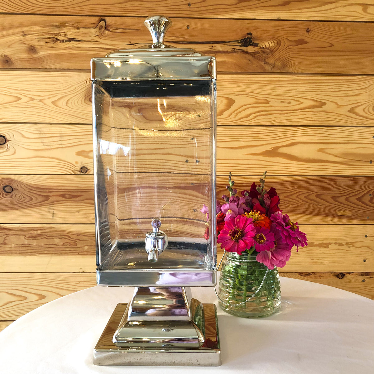 http://rentals.ruggedhorizon.com/cdn/shop/products/CrystalBeverageDispenser-3_1200x1200.jpg?v=1602076306